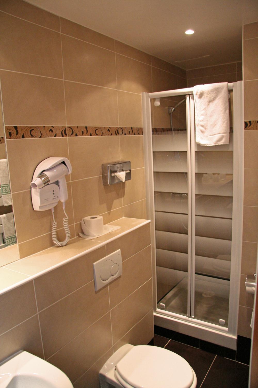 แอล เควซท์ โฮเต็ล Hotel ปารีส ภายนอก รูปภาพ