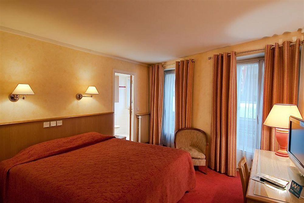 แอล เควซท์ โฮเต็ล Hotel ปารีส ภายนอก รูปภาพ